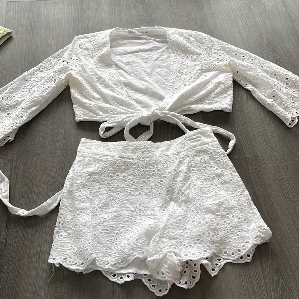 White fox boutique eyelet co ord set